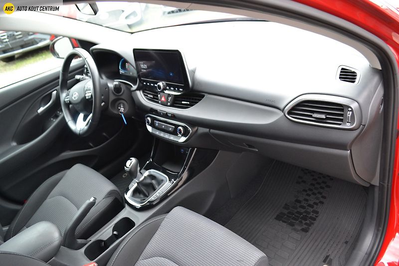 Hyundai i30 WG 1,5I MT SMART FL NAVI - fotka 13 z 44