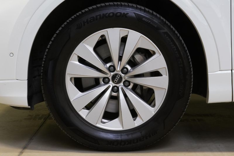 Audi Q8 3.0TDI,ČR,1.MAJ,DPH,NZ.TOPENÍ - fotka 12 z 34