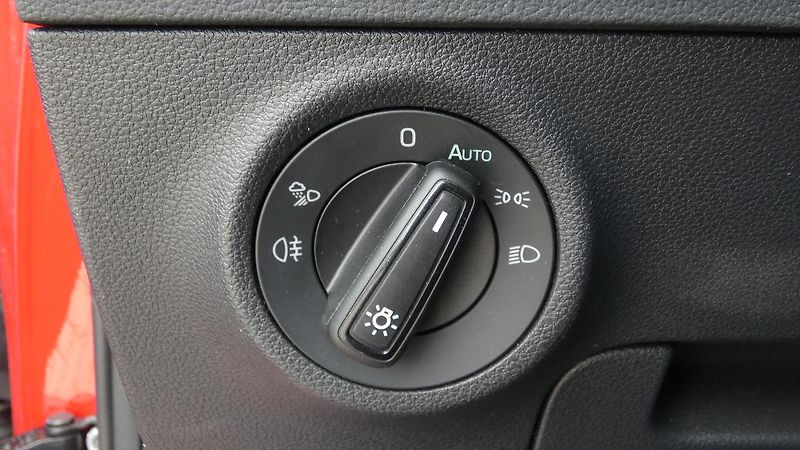 Škoda Karoq 1,5 TSI DSG Sportline - fotka 10 z 24