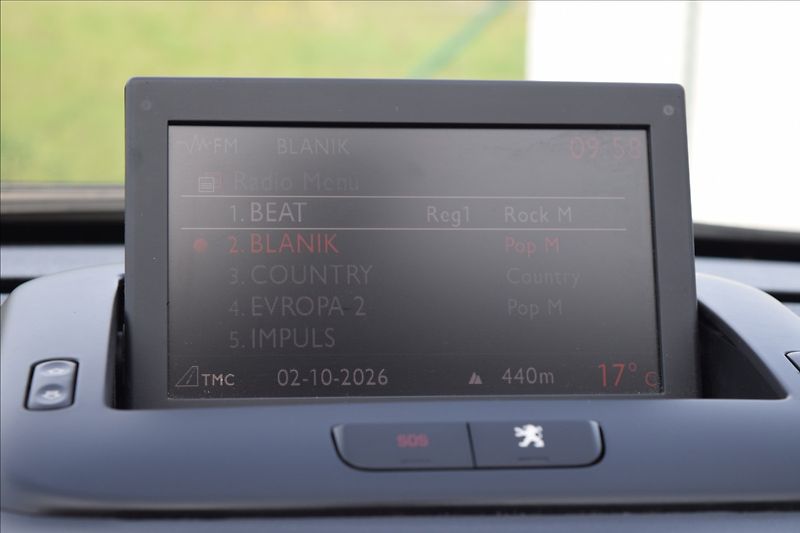 Peugeot 3008 1,6 i 88KW ALU NAVI PANORAMA - fotka 36 z 50