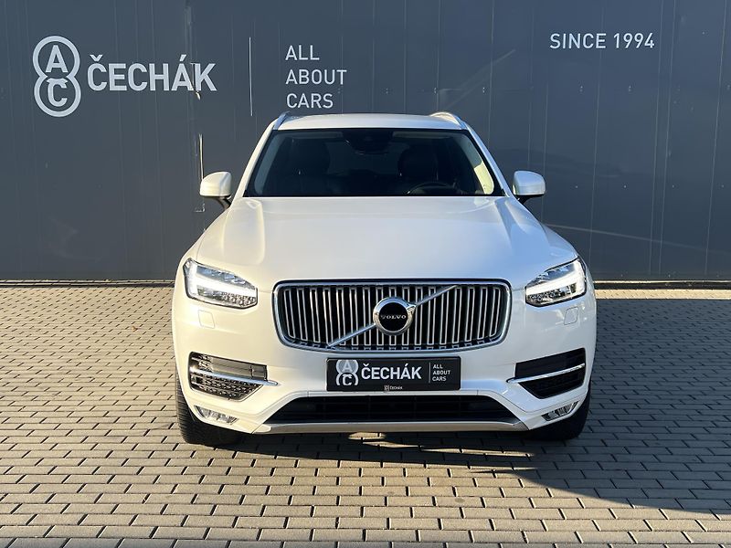 Volvo XC90 (2018) D5 AWD 173kW - fotka 2 z 42
