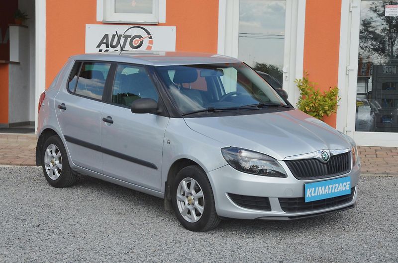 Škoda Fabia (2012) 1.2i ACTIVE / VYHŘ. SEDADLA - fotka 1 z 28