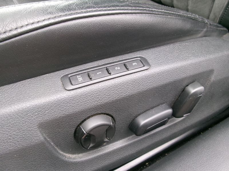 Škoda Superb (2015) 2,0TDI NAVI ACC 4x4 - fotka 33 z 36