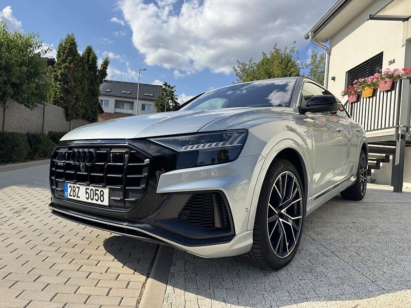 Audi Q8 55 TFSi 1.maj ČR DPH S-line - fotka 1 z 24