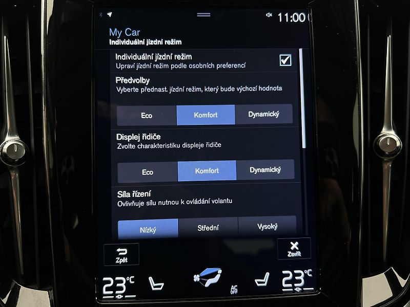 Volvo V60 CC D4 AWD AUT CZ 1. maj. - fotka 34 z 43