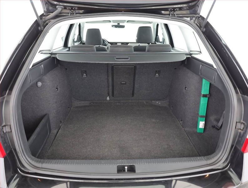 Škoda Octavia (2019) 1.6 TDI, Automat, Serv.kniha - fotka 17 z 18