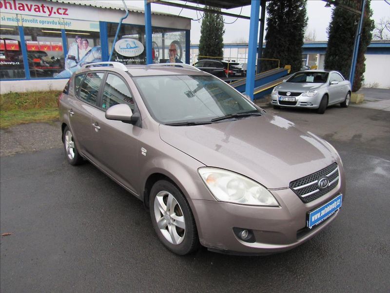 Kia Ceed 1,4 LPG Combi 80KW - fotka 3 z 28