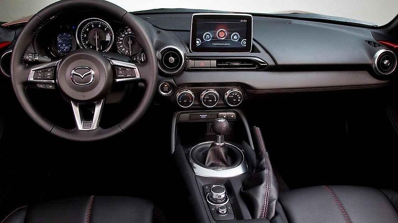Mazda MX-5.