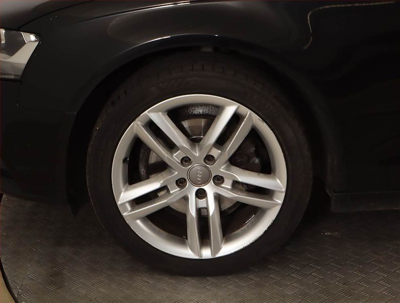 Audi A4 (2012) 2.0 TDI, Navi, Tempomat - fotka 14 z 16
