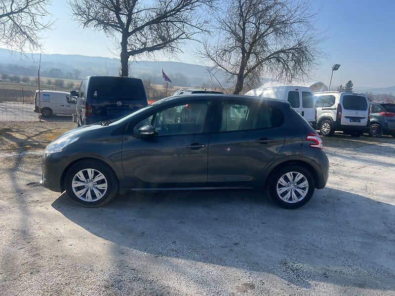 Peugeot 208 1.2VTI - fotka 3 z 14