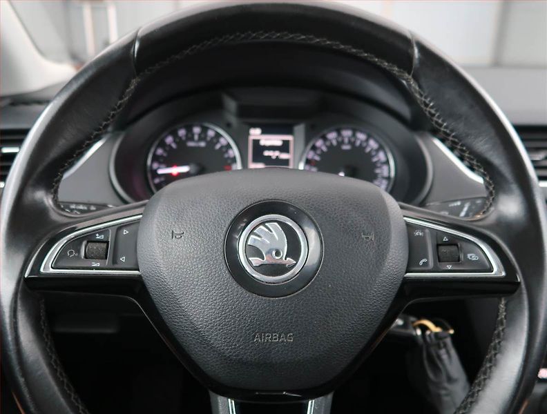 Škoda Octavia (2016) Elegance 2.0 TDI, Xenony - fotka 15 z 19