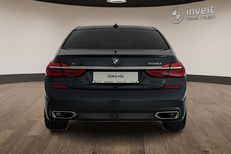 BMW Řada 7 750d xDrive - fotka 4 z 29