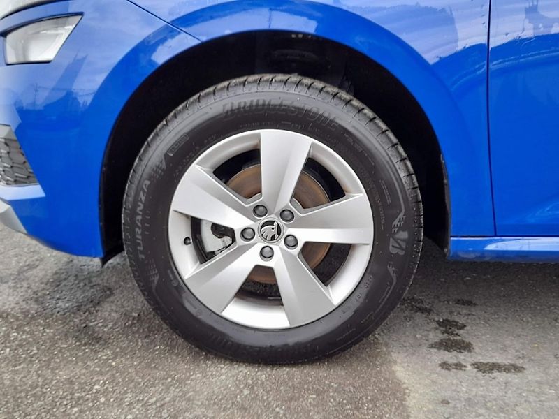Škoda Kamiq Ambition Plus 1.0 TSI 70kW 5MP - fotka 9 z 20