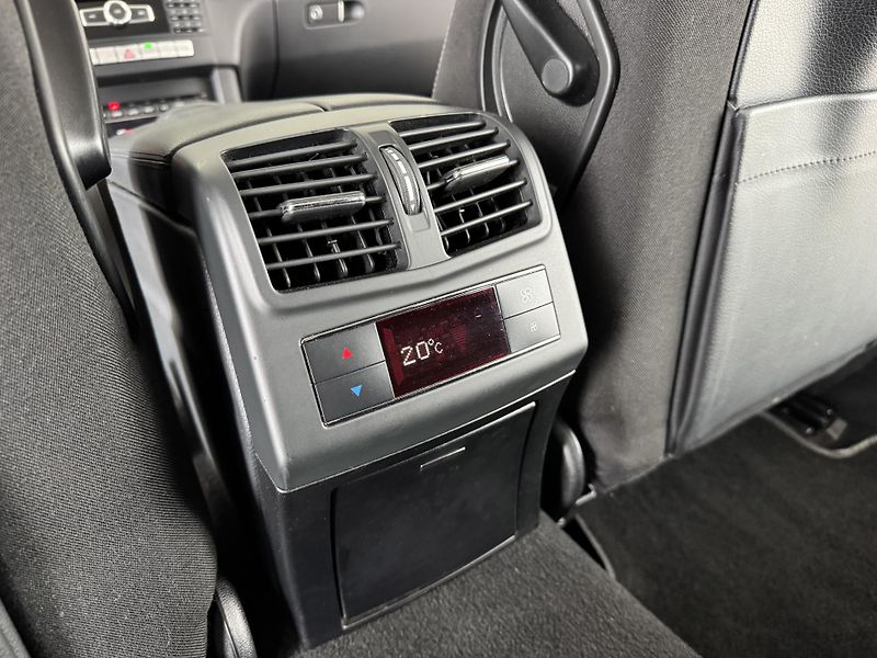 Mercedes-Benz Třídy E 250d BT*9G-Tronic*LED*El.Kufr - fotka 28 z 31
