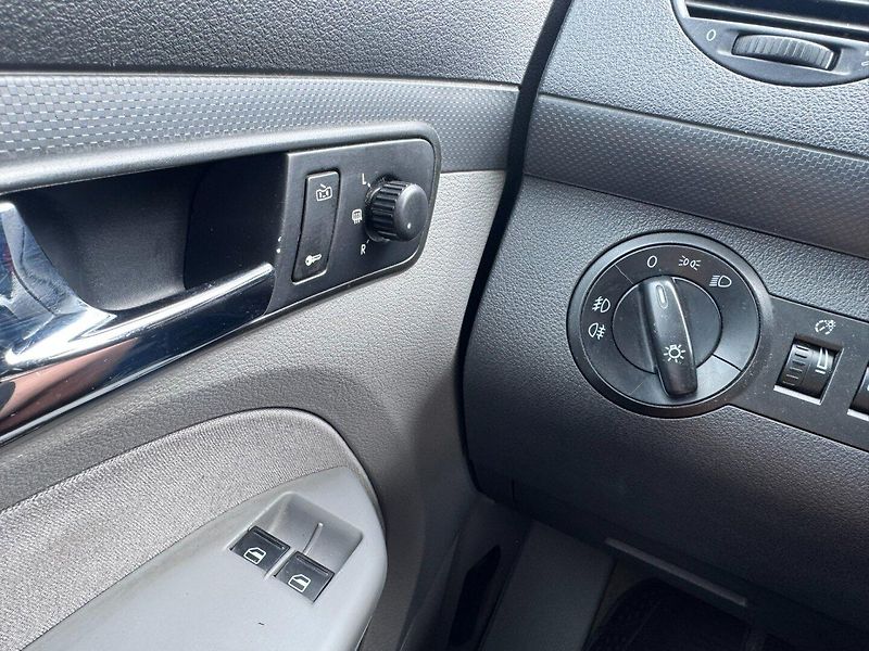 Volkswagen Caddy (2006) 1,9 TDI 77KW TAŽNÉ 2X PNEU STK - fotka 26 z 44