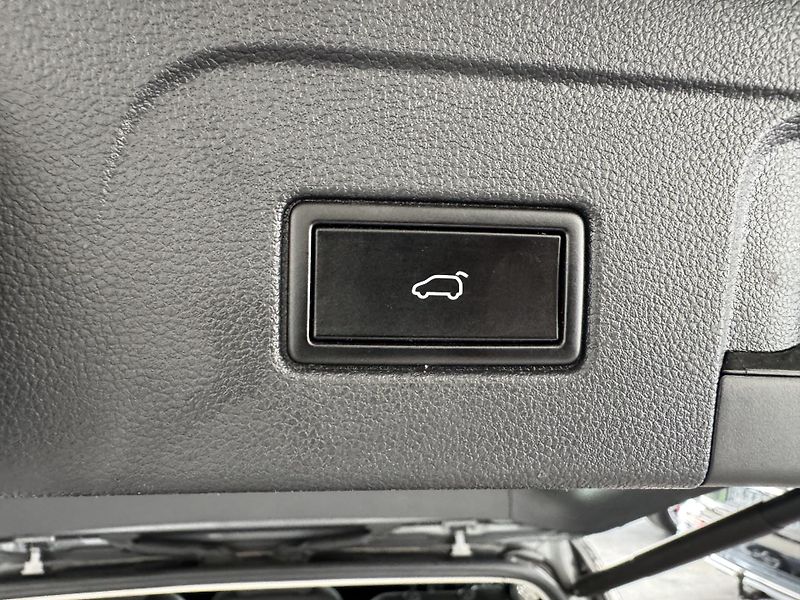 Volkswagen Touran (2020) 1,5TSi DSG 7.MÍST NAVIGACE ACC - fotka 18 z 31