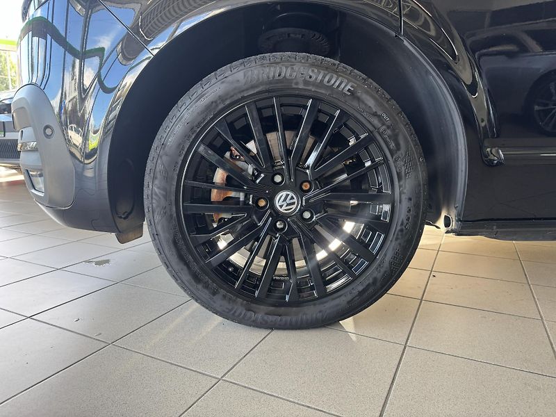 Volkswagen Multivan 2,0TDI DSG 4Motion Highline - fotka 35 z 37