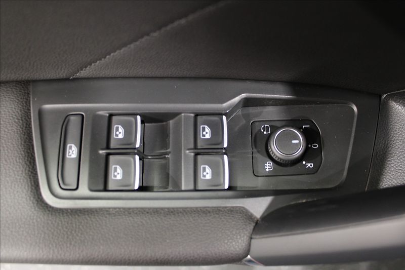 Volkswagen Tiguan Allspace 2,0 TSI ALL 4M DSG R-line - fotka 14 z 33