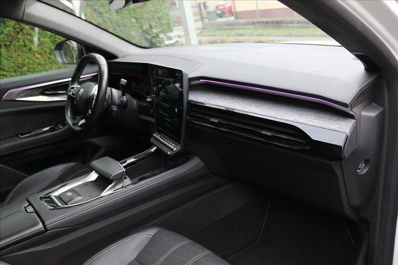 Renault Austral 1,2 e-HYBRID, TAŽNÉ - fotka 35 z 49