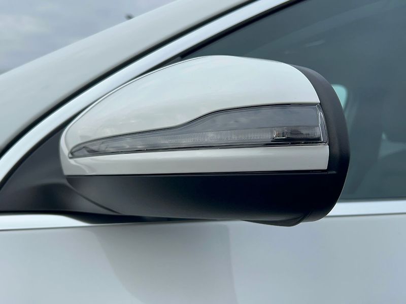 Mercedes-Benz GLA 200 d 4MATIC - fotka 23 z 29