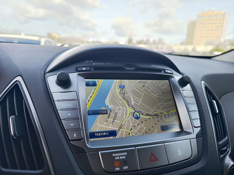 Hyundai ix35 2.0 GDI/122kW Style Navi - fotka 18 z 36