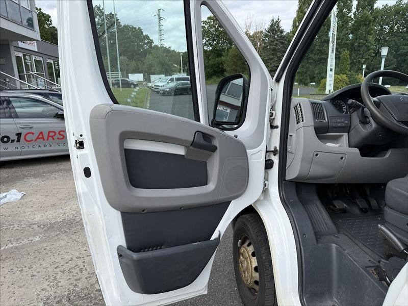 Citroën Jumper 2,2   HDI L2H2 6MÍST 1.MAJITEL - fotka 6 z 21