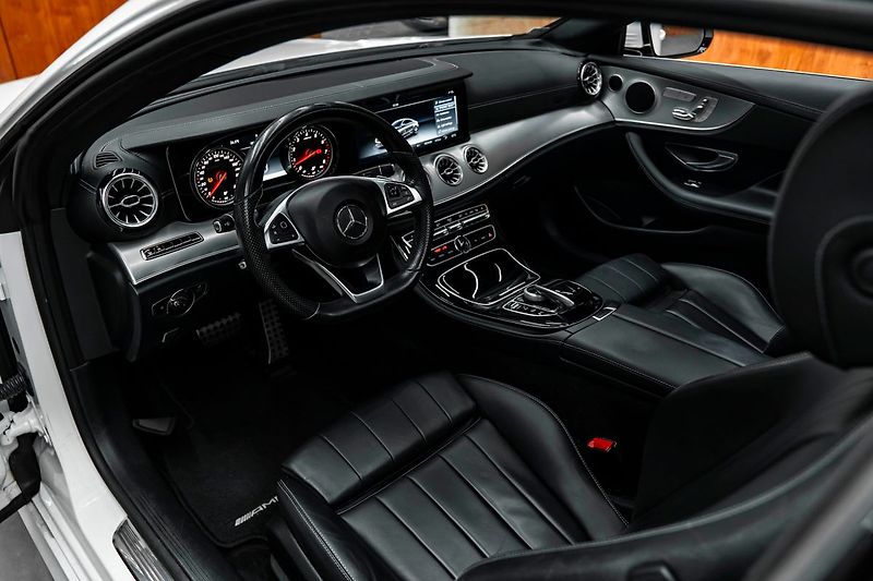 Mercedes-Benz Třídy E - fotka 8 z 18
