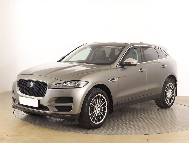 Jaguar F-Pace (2018) 30d AWD, 4X4, Automat - fotka 2 z 21