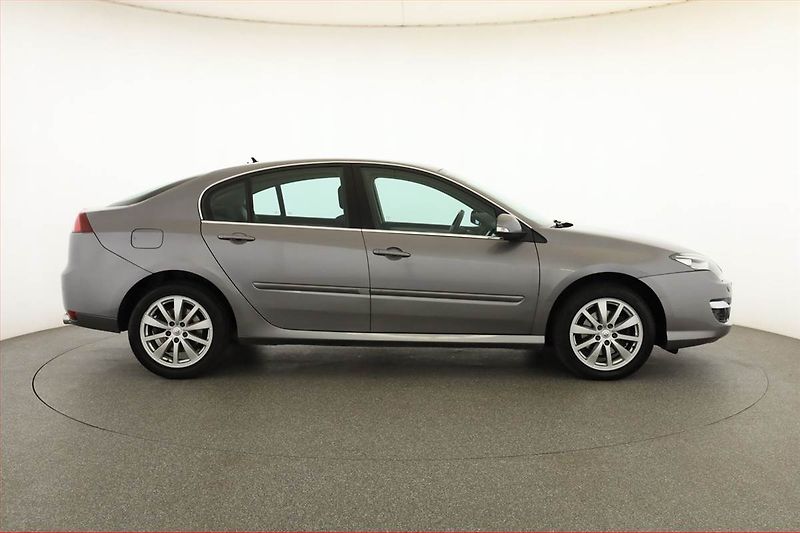 Renault Laguna (2012) 2.0 dCi, Navi, Xenony - fotka 6 z 15
