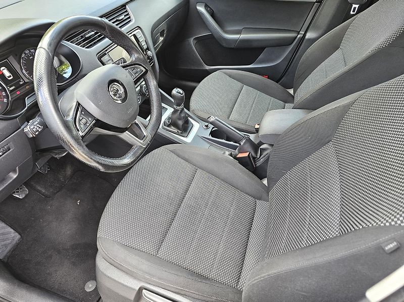 Škoda Octavia (2016) Škoda Octavia 3 Combi 2.0 TDI - fotka 7 z 15