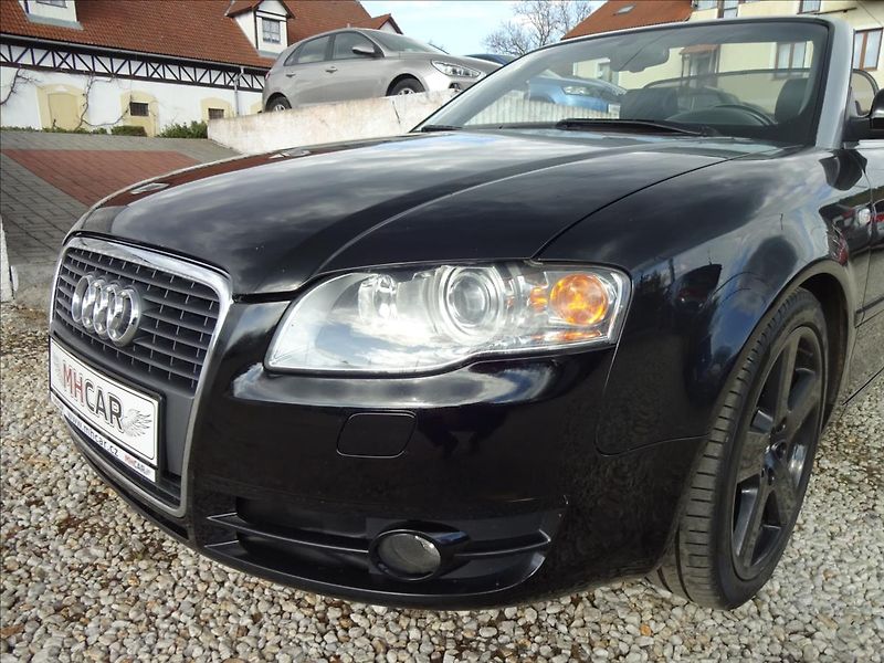 Audi A4 1,8 T CABRIO !AKČNÍ CENA! - fotka 23 z 51