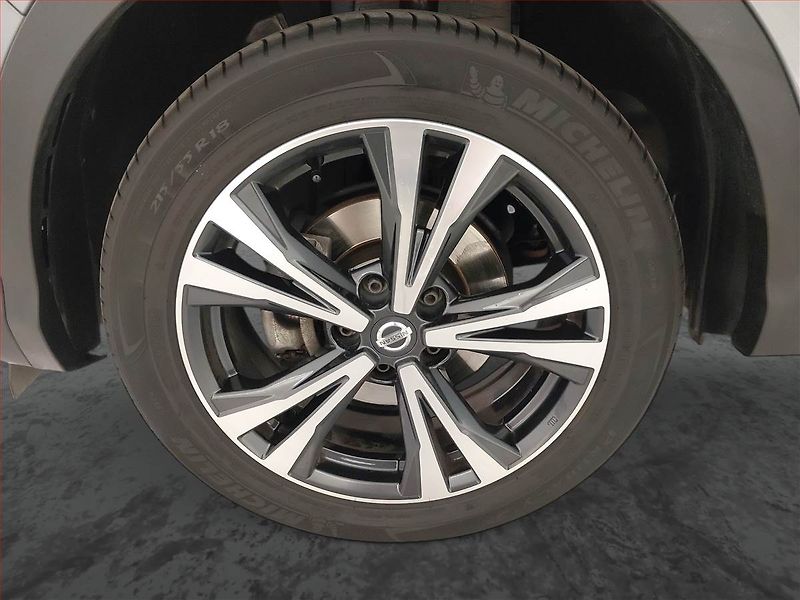 Nissan Qashqai (2017) N-Connecta 1.2 DIG-T, Navi - fotka 15 z 21