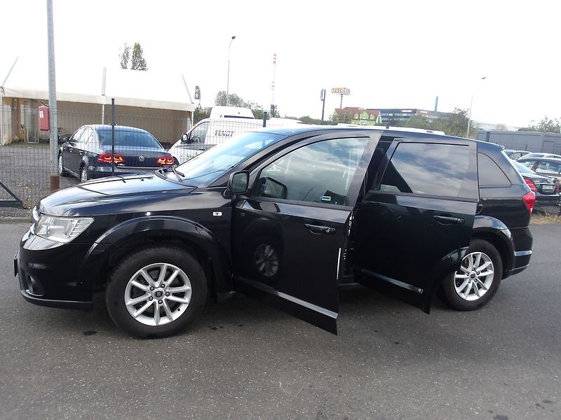 Fiat Freemont 2,4i LPG+BENZIN ! AUT ! 7 MÍST - fotka 7 z 33