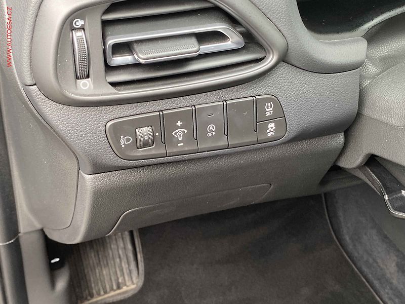 Hyundai i30 (2022) 1.0 T-GDi, ČR, servis.kniha - fotka 12 z 19