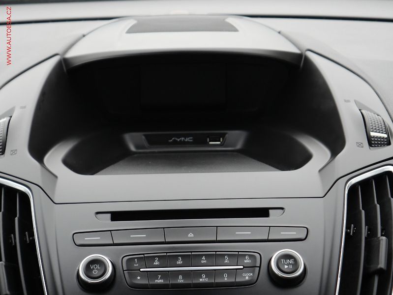 Ford C-MAX (2016) 1.0 EB, ČR, AC, výhřev sed - fotka 11 z 18