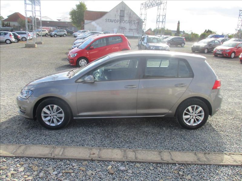 Volkswagen Golf 1,2 TSi,aut.klima.serv.kn. - fotka 4 z 39