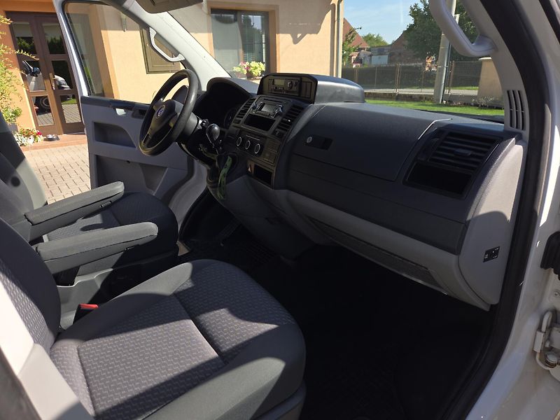 Volkswagen Transporter (2014) - fotka 9 z 20