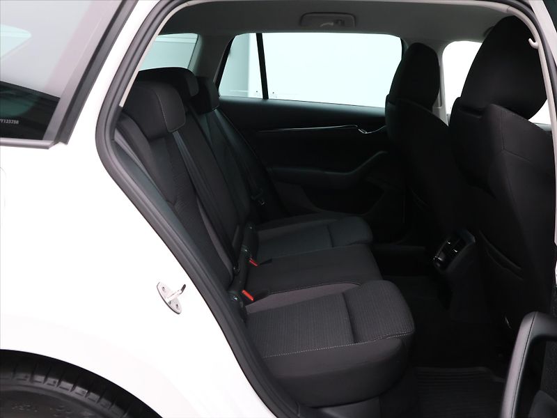 Škoda Octavia 1.5 Tsi 110kw LED Tažné CZ DPH - fotka 13 z 31