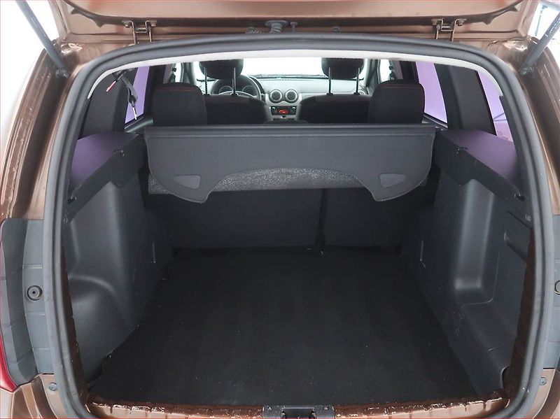 Dacia Duster (2013) 1.5 dCi, Park. senzory - fotka 11 z 12