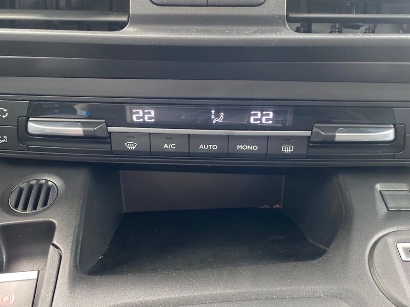 Opel Combo (2024) XL 1,5CDTI (96kW)7Míst - fotka 20 z 38