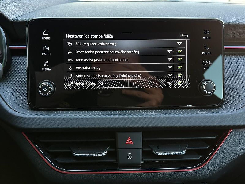 Škoda Scala 1.0TSi DSG Monte Carlo 116PS M - fotka 28 z 34