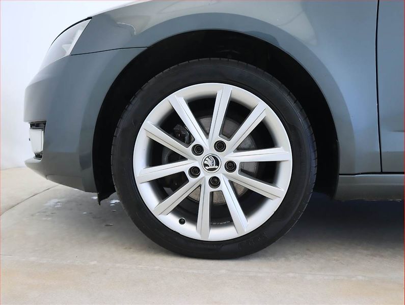 Škoda Octavia (2015) 2.0 TDI, Tempomat - fotka 15 z 18