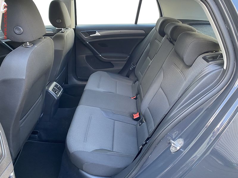 Volkswagen Golf (2018) 1.4 TSi, ČR, Comfortline - fotka 12 z 16