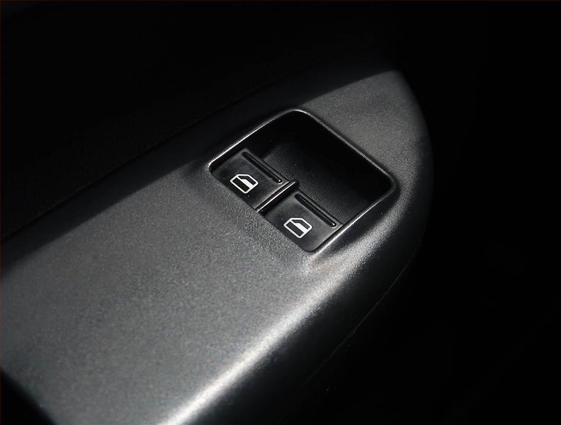 Škoda Octavia (2011) Ambition 1.2 TSI, Serv.kniha - fotka 14 z 16
