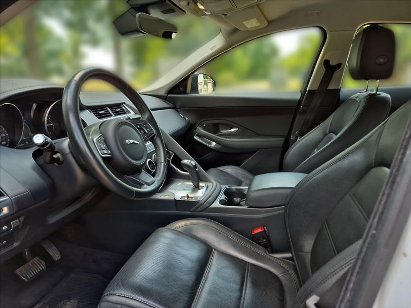 Jaguar E-Pace 2,0 D150 S AWD - fotka 7 z 18