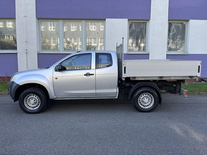 Isuzu D-Max 2,5 TD 4WD 3-stranná sklopka  - fotka 3 z 28