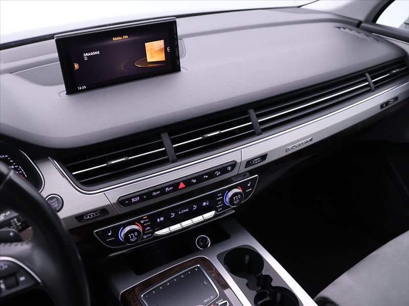 Audi Q7 3,0 TFSI 245kW Quattro Tiptron - fotka 23 z 38