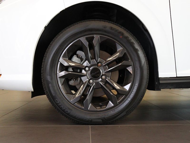 Dongfeng SHINE E1 / 1.5i - fotka 15 z 16