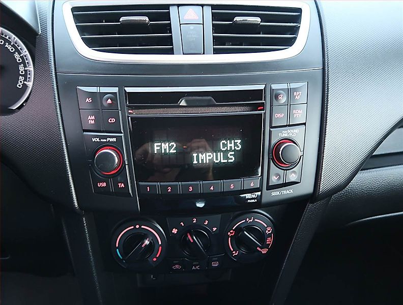 Suzuki Swift (2014) 1.2, Serv.kniha - fotka 12 z 14