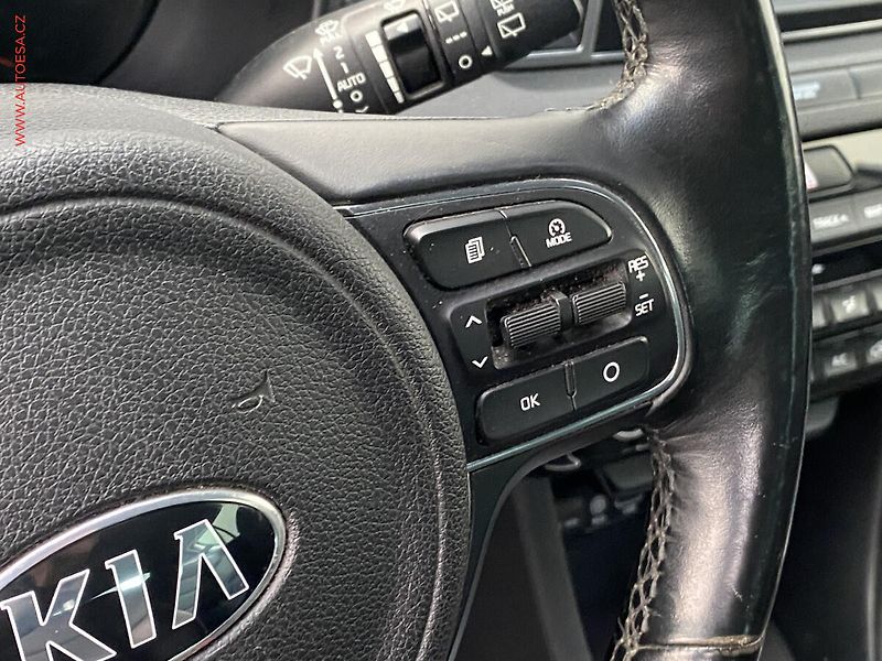 Kia Sportage (2017) 1.6 GDi DreamTeam, Kůže, navi - fotka 15 z 19